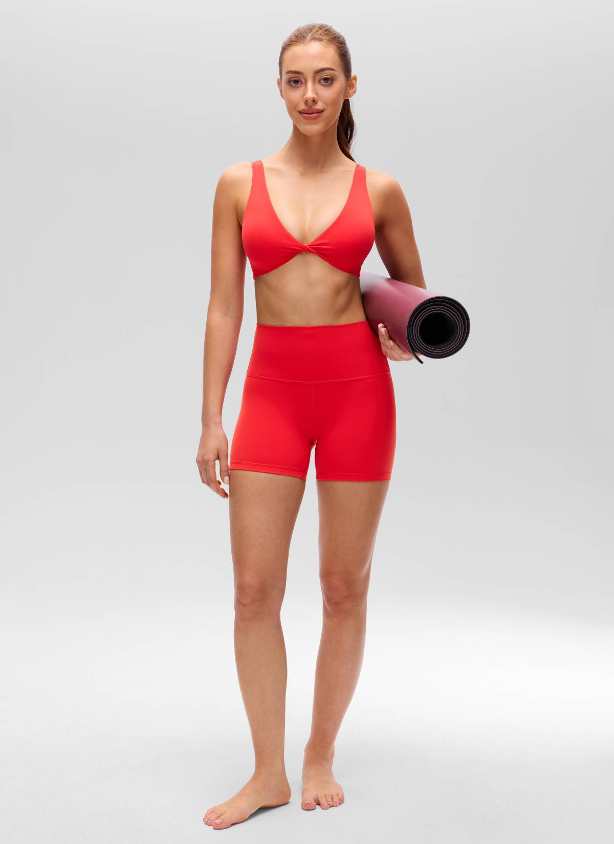 CRZ YOGA 여성용 Butterluxe 요가 트위스트 V넥 U백 스포츠 브라 딥 레드