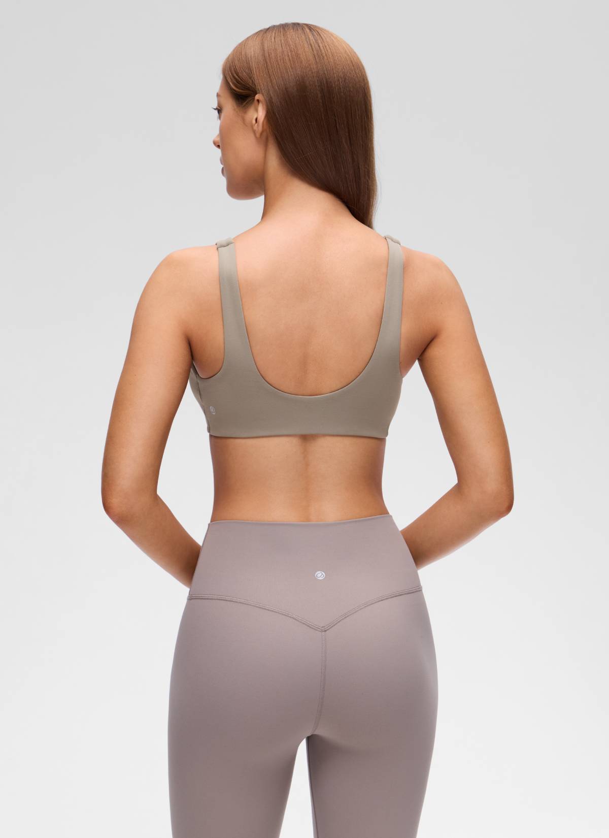 CRZ YOGA 여성용 Butterluxe 요가 트위스트 V넥 U백 스포츠 브라 웜 애쉬 그레이