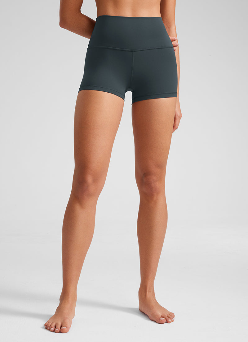 CRZ YOGA Yoga Wanita Booty Tinggi Butterluxe Seluar Pendek Biker 2.5'' Hijau Tua