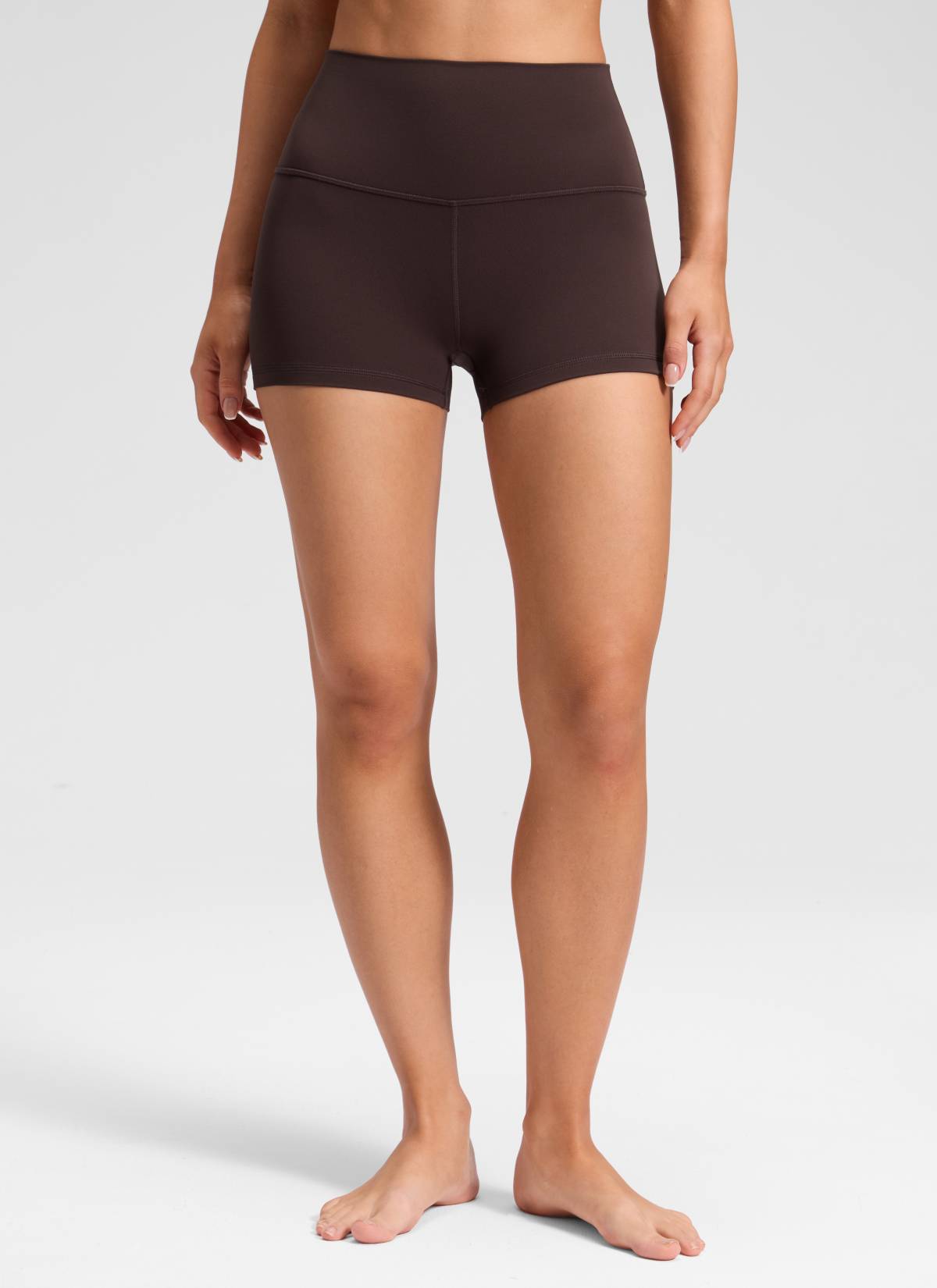 CRZ YOGA Yoga Wanita Booty Tinggi Butterluxe Seluar Pendek Biker 2.5'' Coklat Fudge Panas