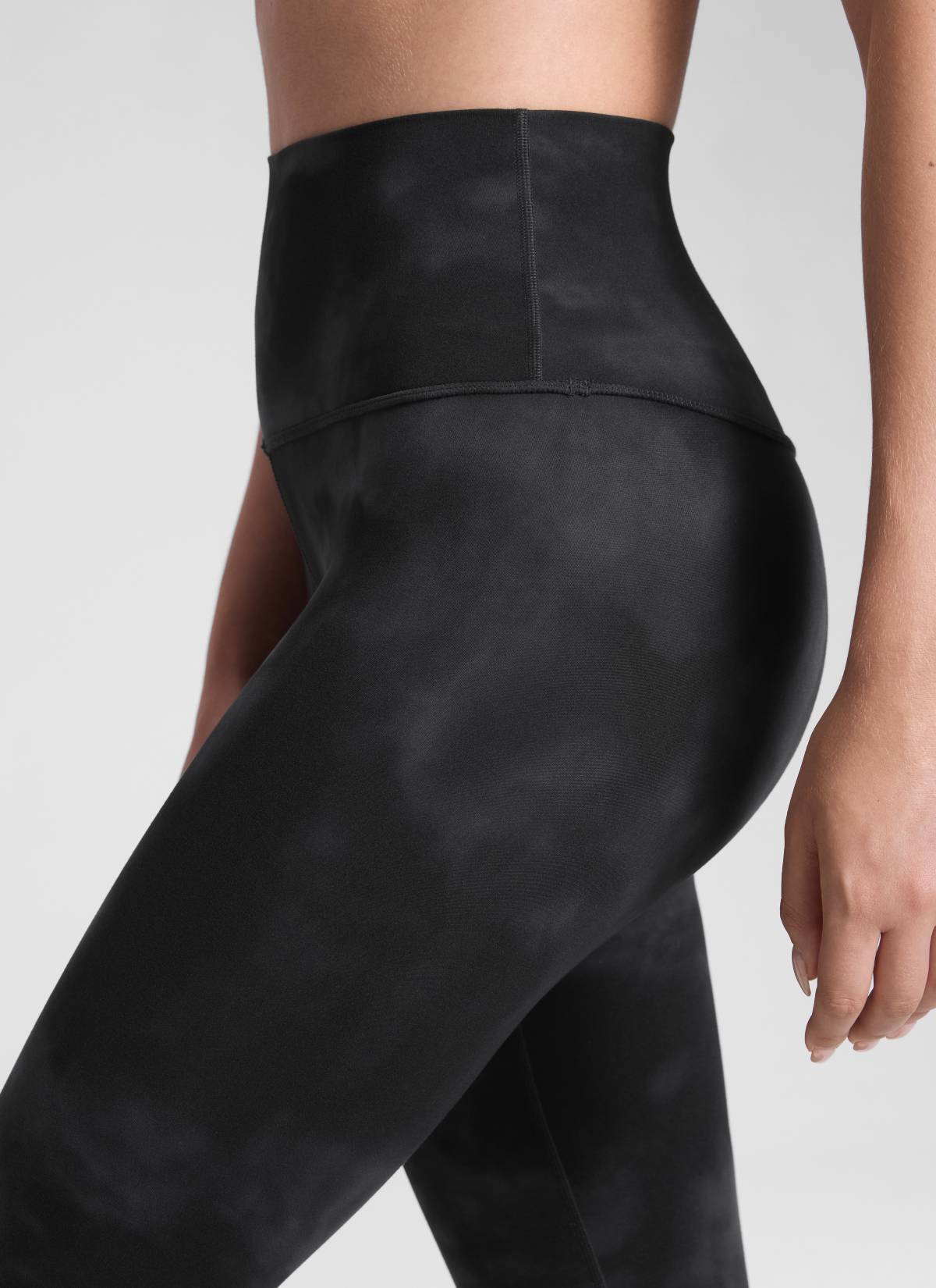 CRZ YOGA Yoga Lounge Wanita Bertingkat Tinggi Butterluxe Legging Yoga 28'' Bunga Pewarna Hitam Ikat