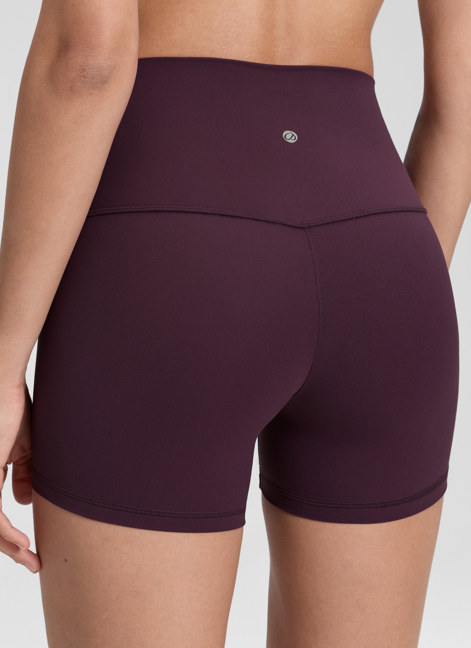 CRZ YOGA Quần short đạp xe cạp cao dành cho nữ Butterluxe 4 inch, màu tím đậm