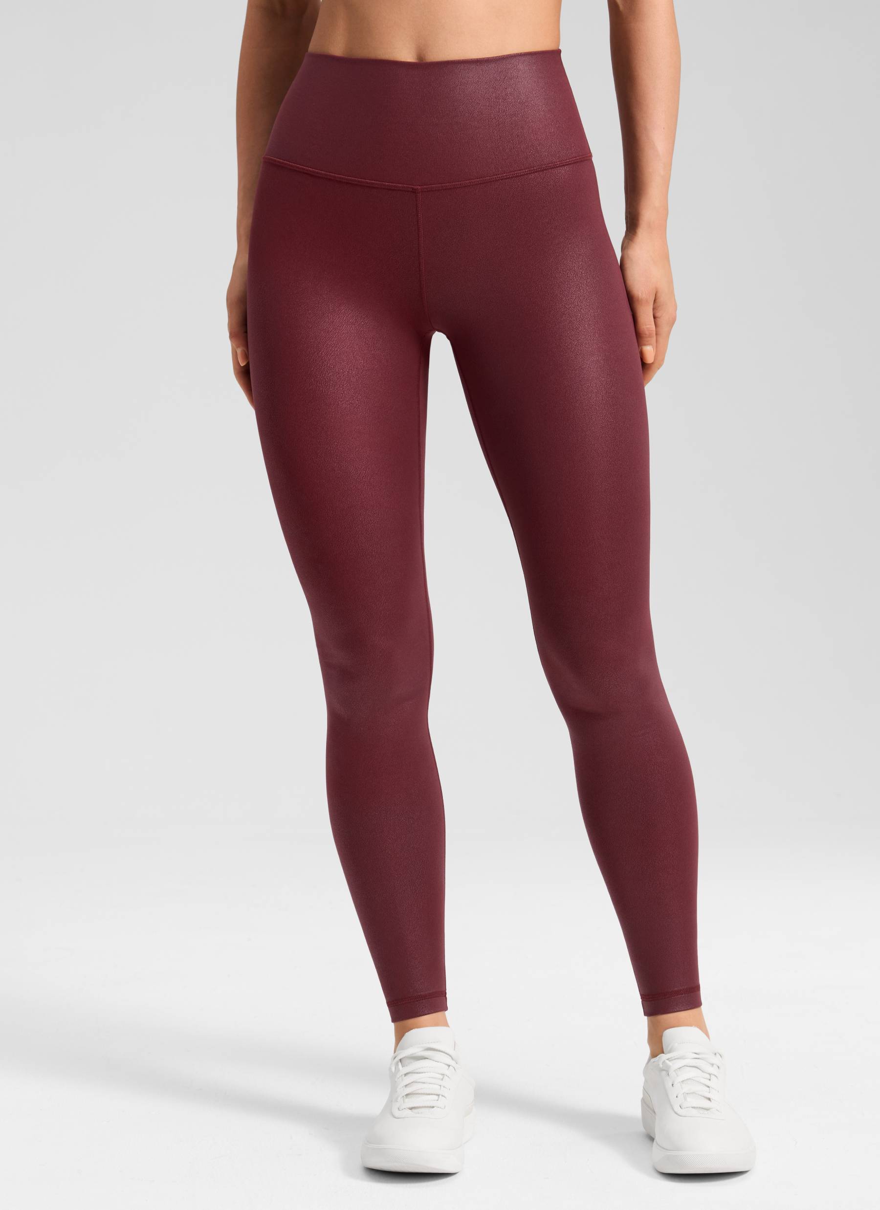 Quần legging nữ CRZ YOGA chất liệu da nhân tạo Butterluxe , cỡ 28', màu Đỏ Merlot với họa tiết lá kim loại
