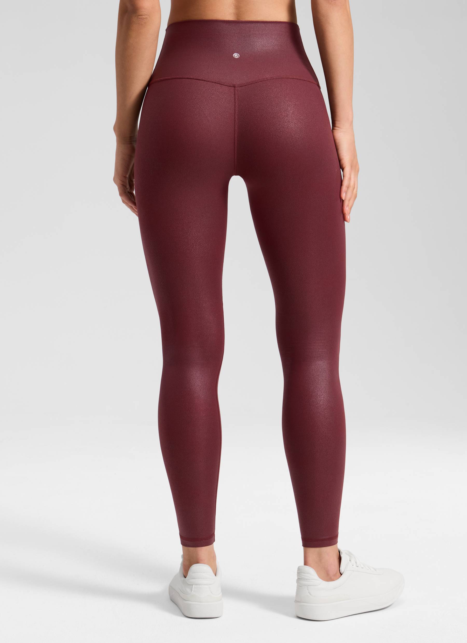 Quần legging nữ CRZ YOGA chất liệu da nhân tạo Butterluxe , cỡ 28', màu Đỏ Merlot với họa tiết lá kim loại