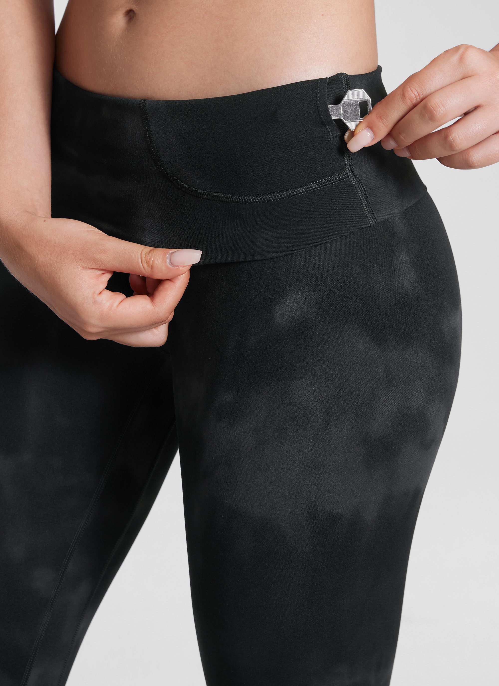 CRZ YOGA Ruang Istirehat Wanita Super Tinggi Butterluxe Legging Yoga 25'' Bunga Pewarna Hitam Ikat