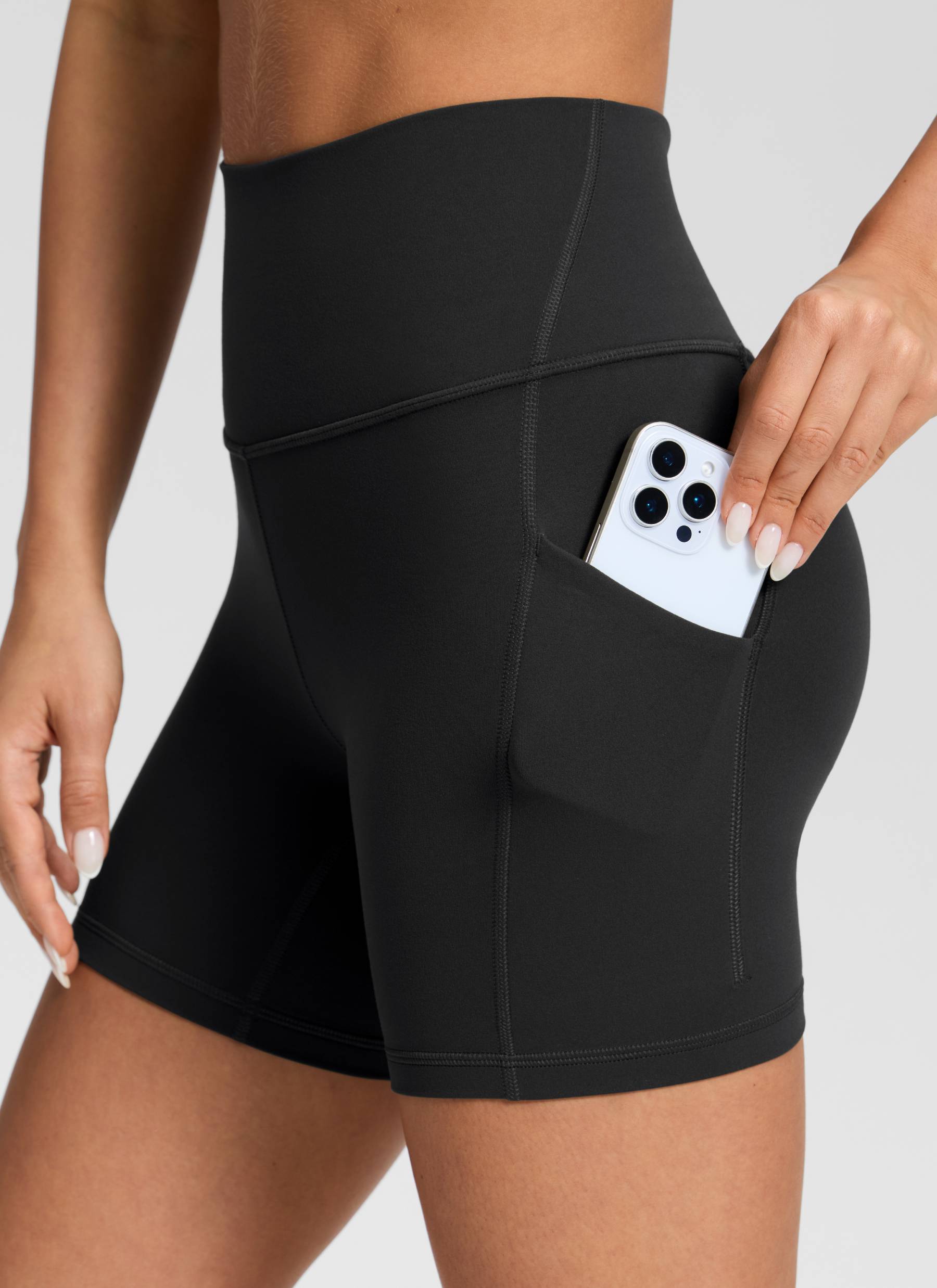 CRZ YOGA Yoga Wanita Bertingkat Tinggi Biker Butterluxe Seluar Pendek Poket 5'' Hitam