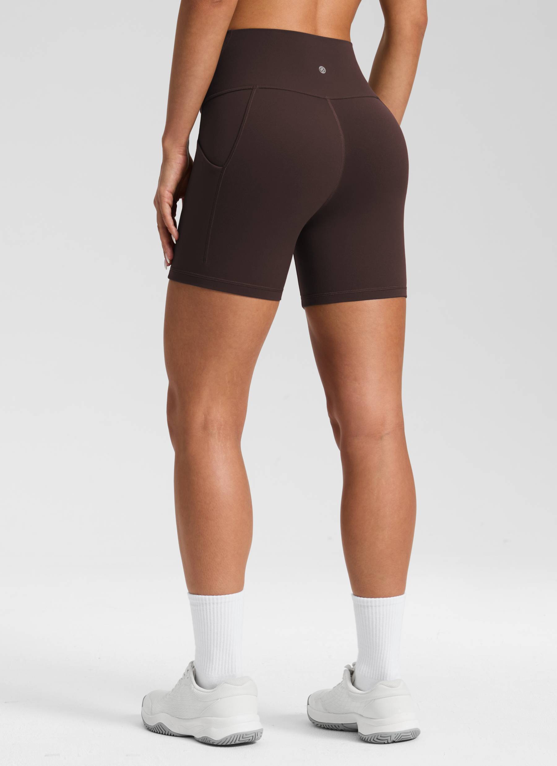 CRZ YOGA Yoga Wanita Bertingkat Tinggi Biker Butterluxe Seluar Pendek Poket 5'' Coklat Fudge Panas