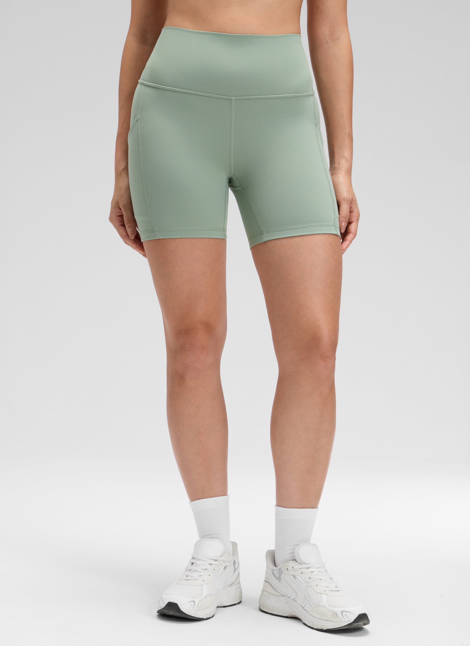 CRZ YOGA Yoga Wanita Bertingkat Tinggi Biker Butterluxe Seluar Pendek Poket 5'' Green Palm Court