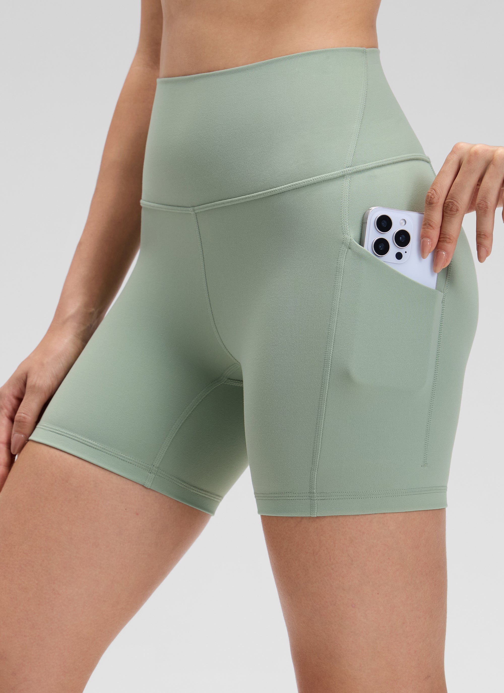 CRZ YOGA Yoga Wanita Bertingkat Tinggi Biker Butterluxe Seluar Pendek Poket 5'' Green Palm Court