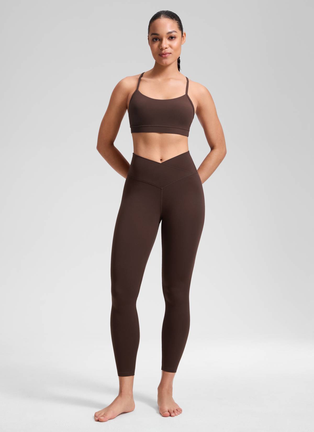 CRZ YOGA Wanita Bertingkat Tinggi Butterluxe Legging Yoga 25'' V Pinggang Silang Coklat Fudge Panas