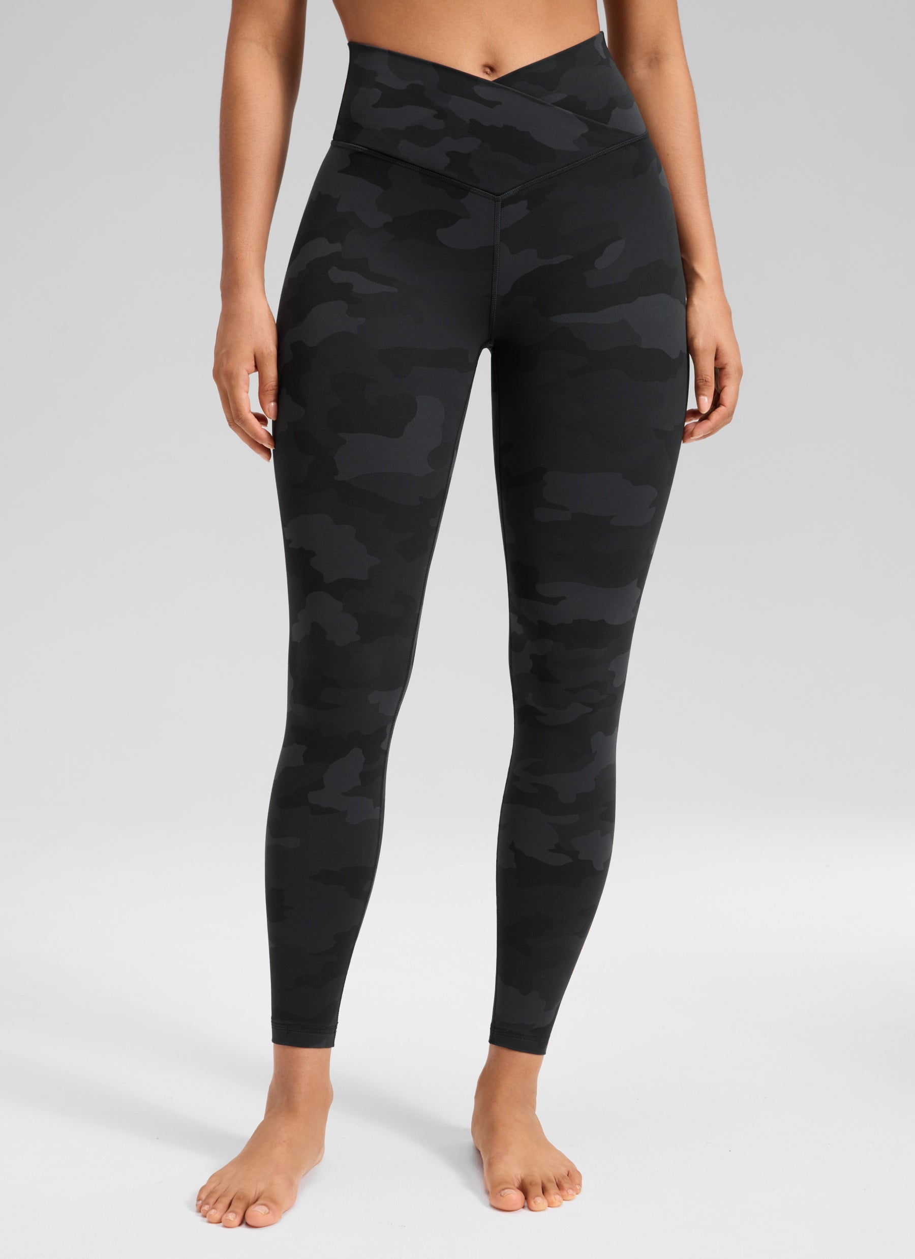 CRZ YOGA Wanita Bertingkat Tinggi Butterluxe Legging Yoga 25'' Pinggang Silang V Kelabu Gelap Penyamaran 2