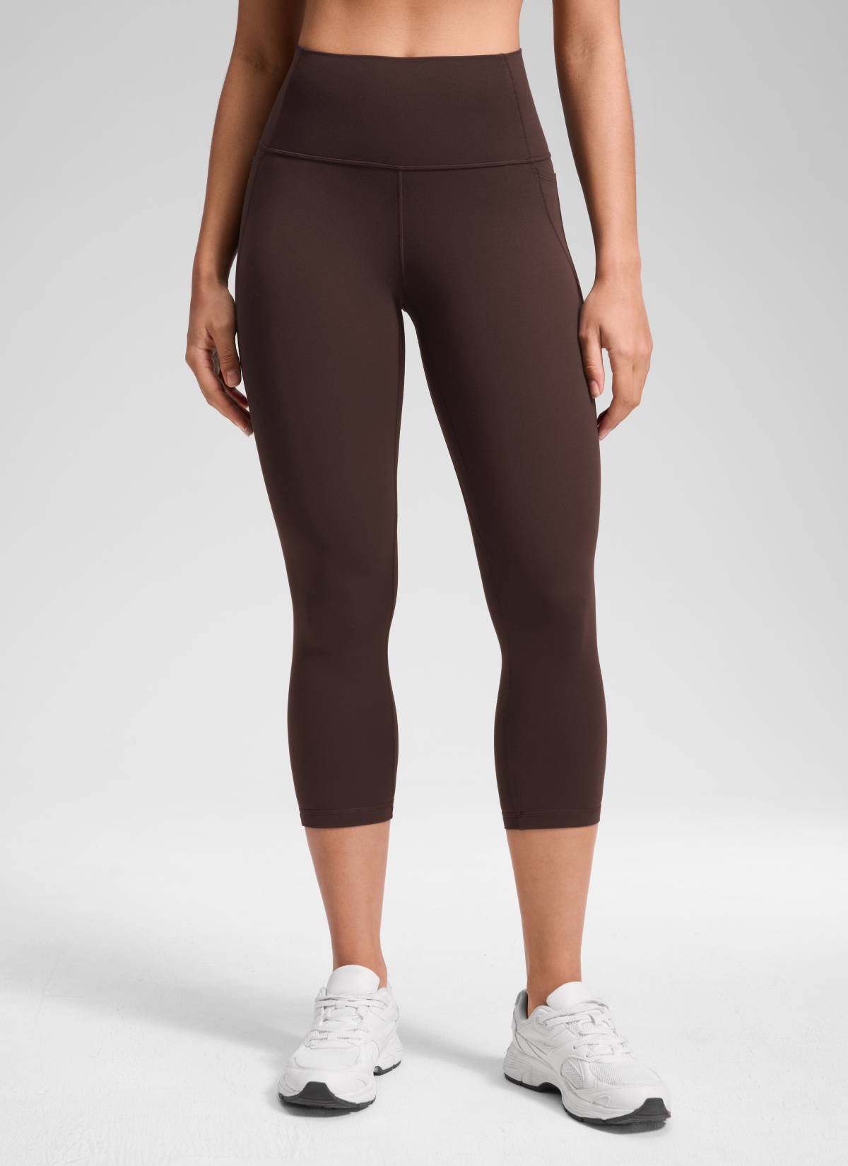 CRZ YOGA Yoga Tinggi Wanita Butterluxe Capri dengan Poket 21'' Coklat Fudge Panas