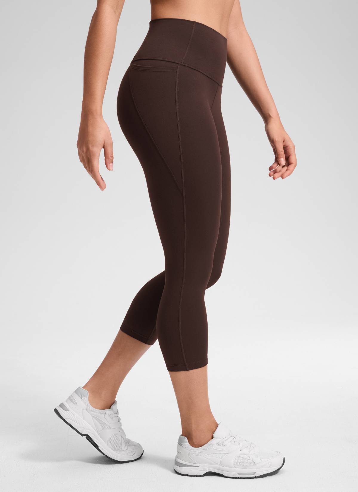 CRZ YOGA Yoga Tinggi Wanita Butterluxe Capri dengan Poket 21'' Coklat Fudge Panas