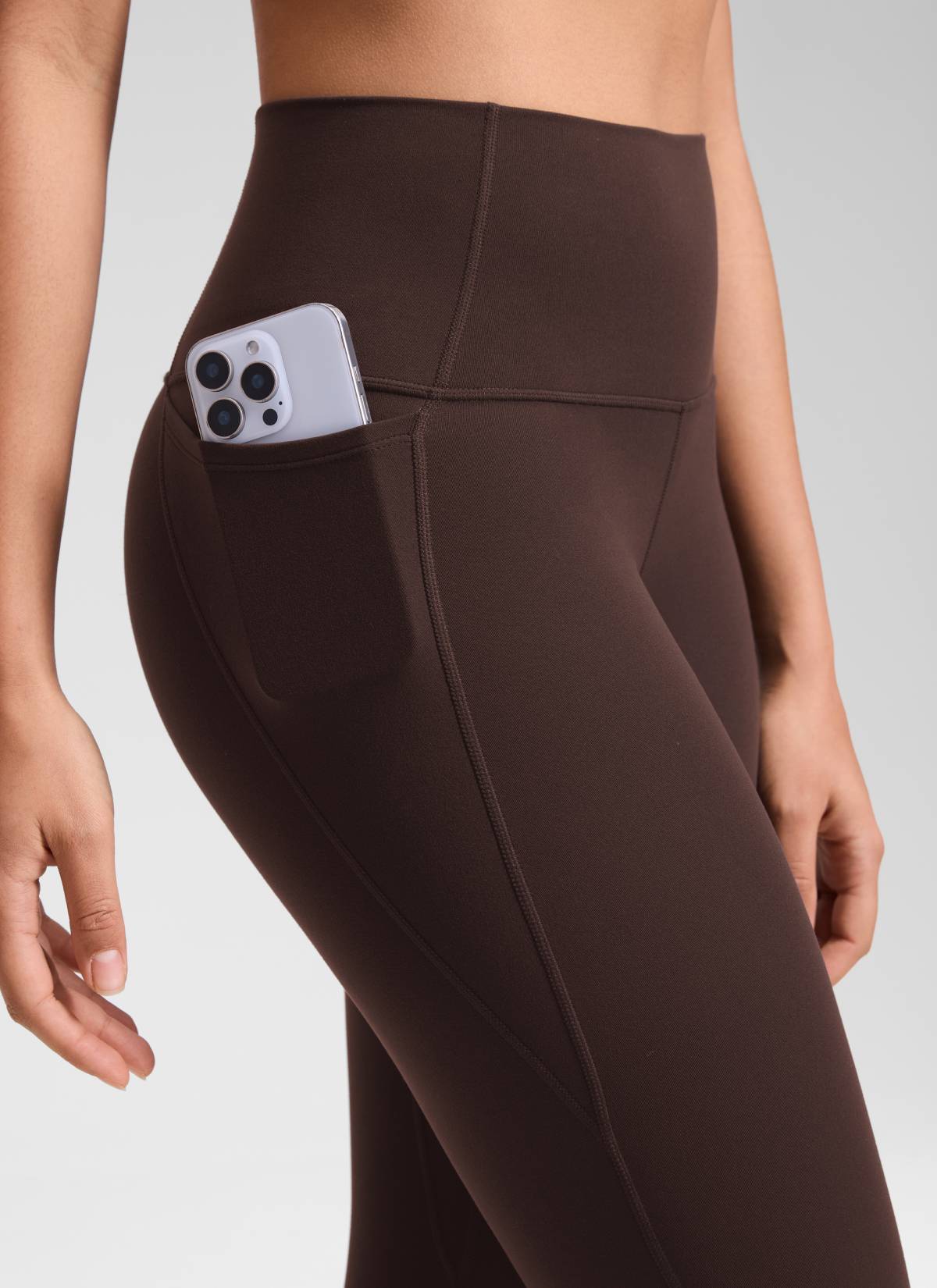 CRZ YOGA Yoga Tinggi Wanita Butterluxe Capri dengan Poket 21'' Coklat Fudge Panas