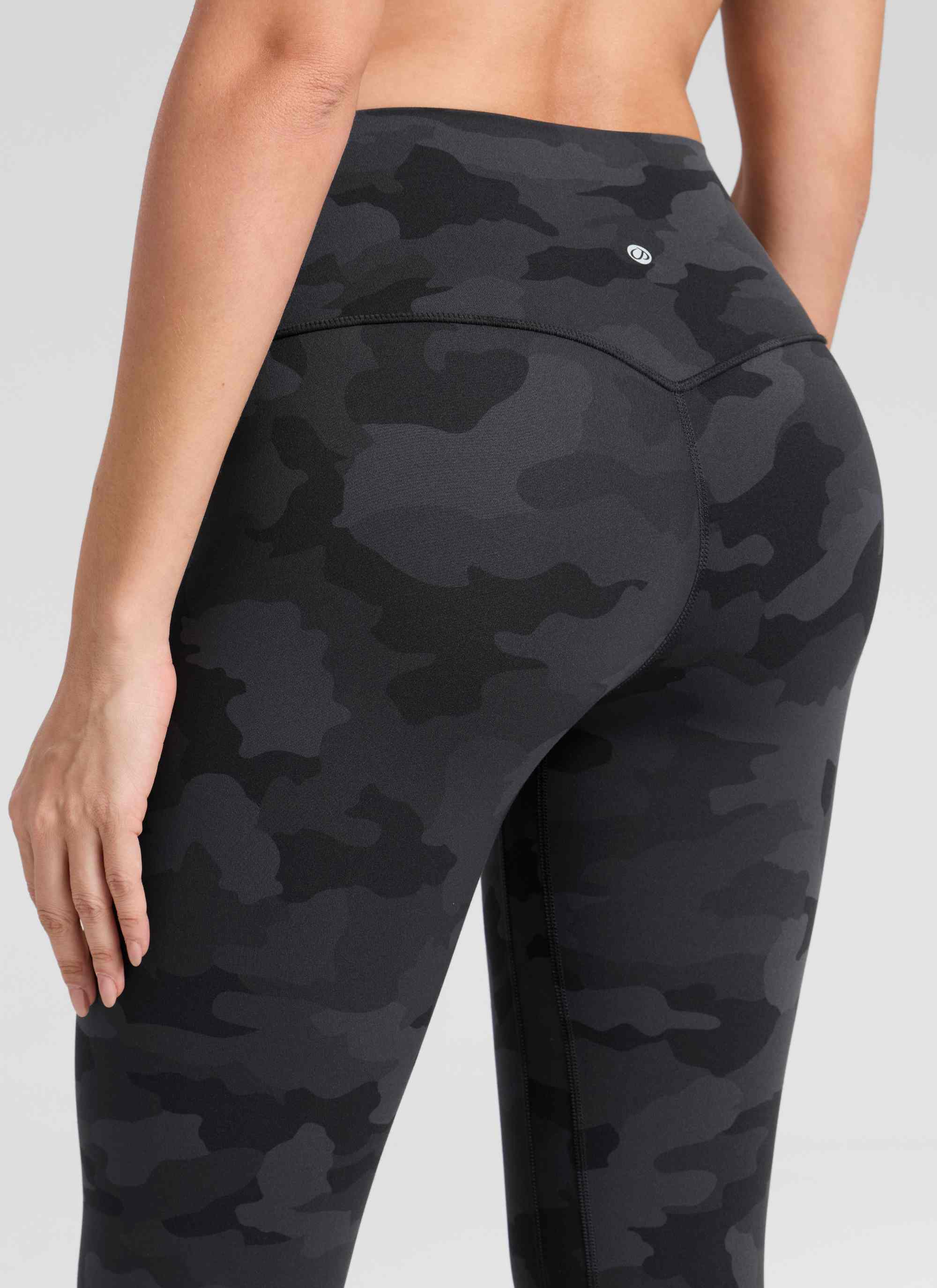 CRZ YOGA Pambabaeng Pag-eehersisyo Mataas na Pagtaas Butterlift Yoga Leggings 25'' Madilim na Abong Camouflage 2