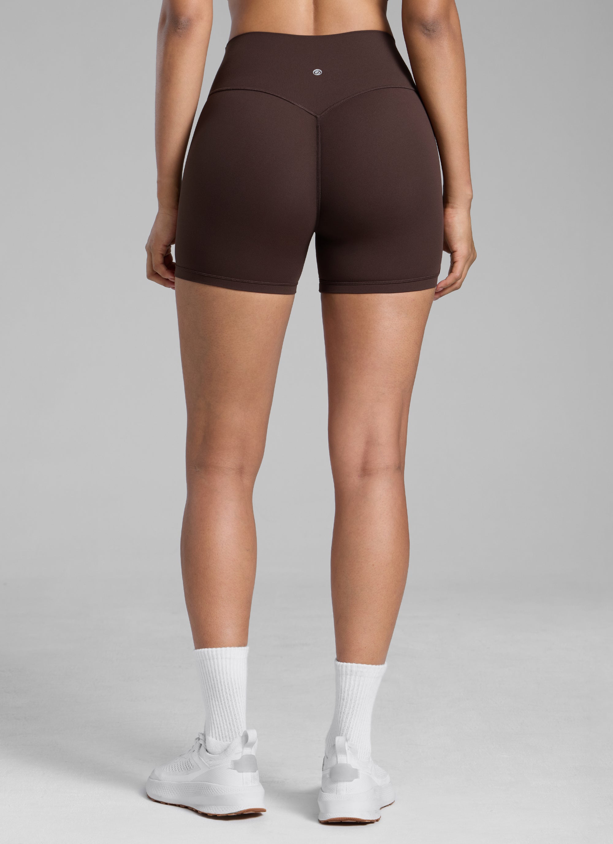 CRZ YOGA Pambabae Butterlift Scrunch Butt Atheletic Workout Biker Shorts Hot Fudge Brown