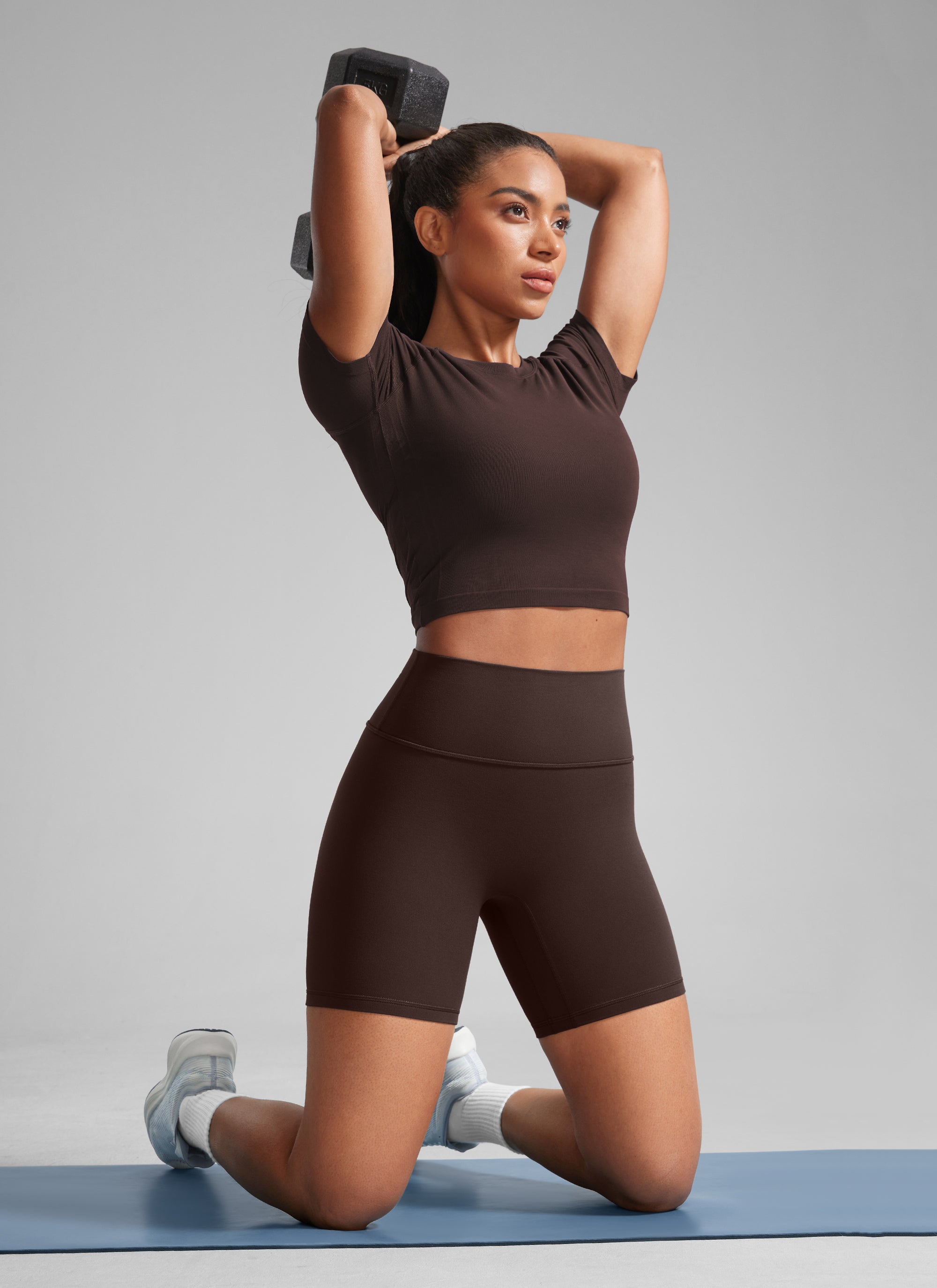 CRZ YOGA Butterlift Pambabaeng Scrunch Butt Biker Shorts 6'' Walang Tahi sa Harap Hot Fudge Brown