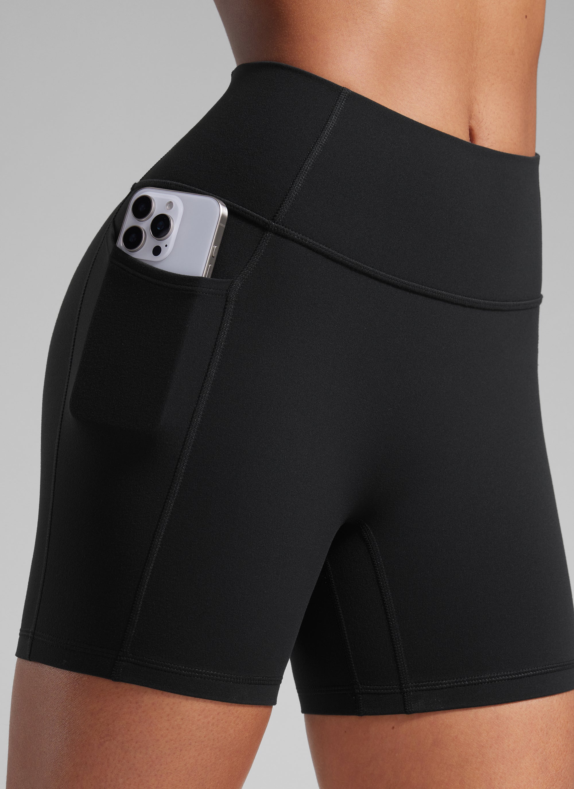 CRZ YOGAButterlift スクランチバット フロントシームレス ポケット付き バイカーショーツ 5インチ ブラック