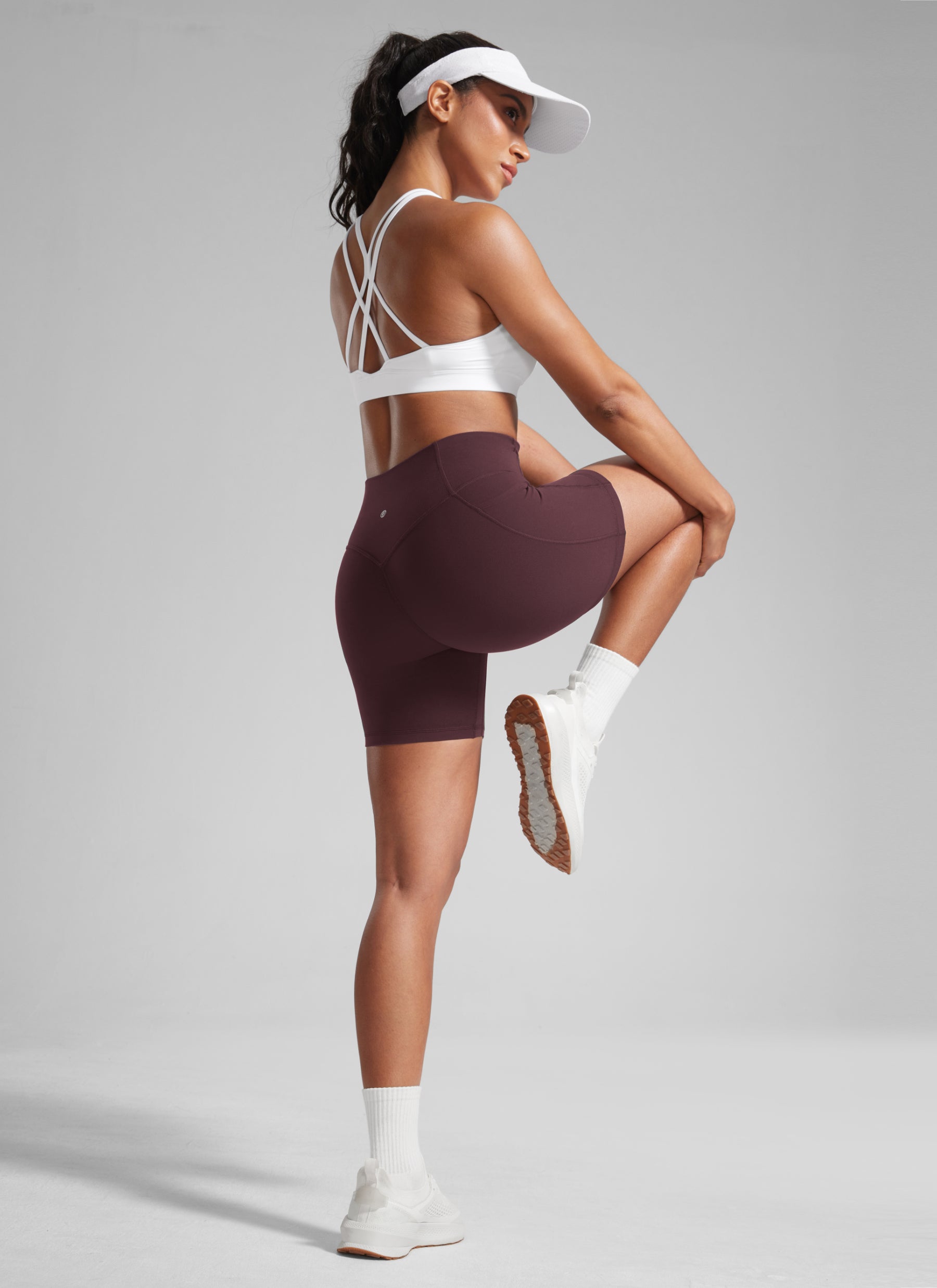 CRZ YOGA Butterlift กางเกงขาสั้นปั่นจักรยานผู้หญิงทรง Scrunch Butt ไม่มีตะเข็บหน้า มีกระเป๋า ยาว 13 ซม. สีพลัมสุก