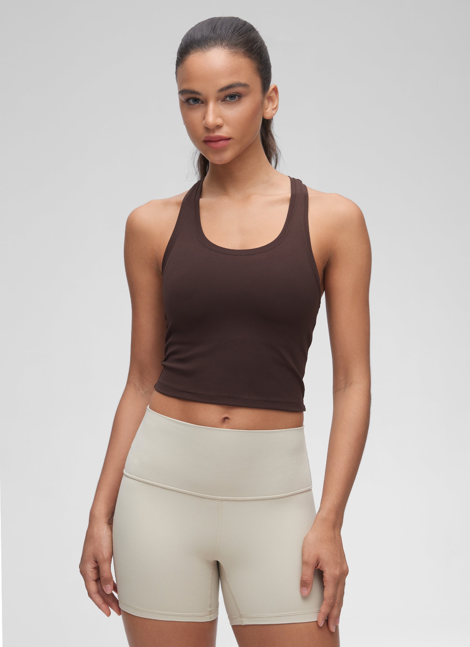 CRZ YOGA Áo thun yoga ngắn tay cổ tròn, lưng khoét sâu dành cho nữ “ Butterluxe ” màu nâu sô-cô-la nóng