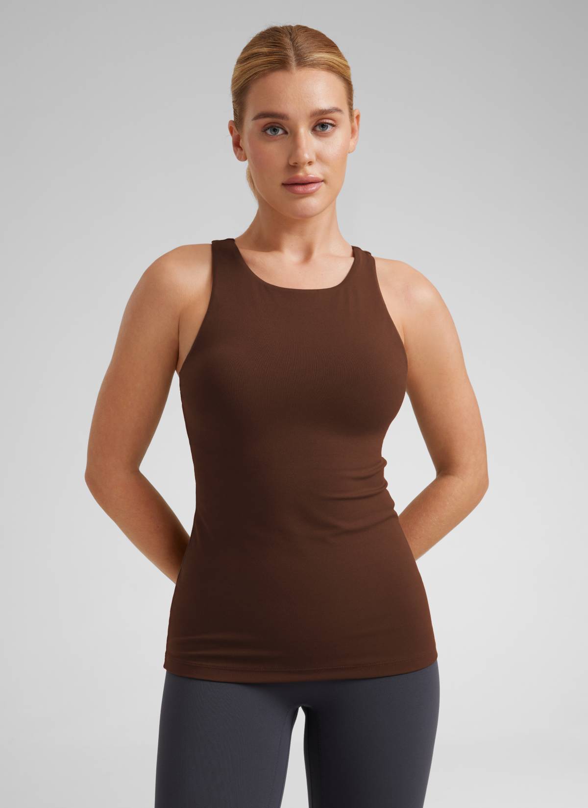 CRZ YOGA महिलाओं का योग स्लिम फिट टॉप Butterluxe टैंक रेसरबैक हाई नेक लावा ब्राउन