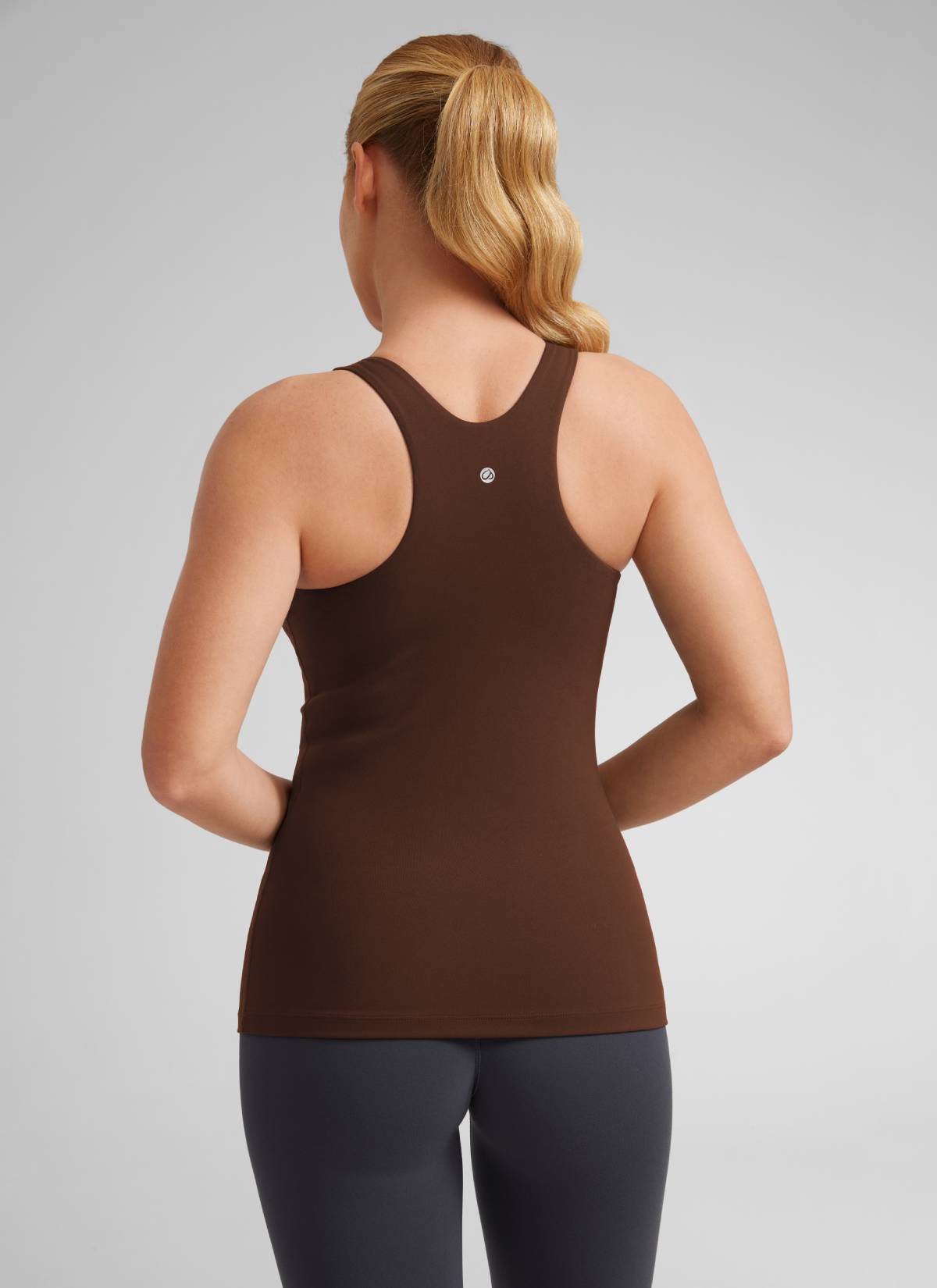 CRZ YOGA महिलाओं का योग स्लिम फिट टॉप Butterluxe टैंक रेसरबैक हाई नेक लावा ब्राउन