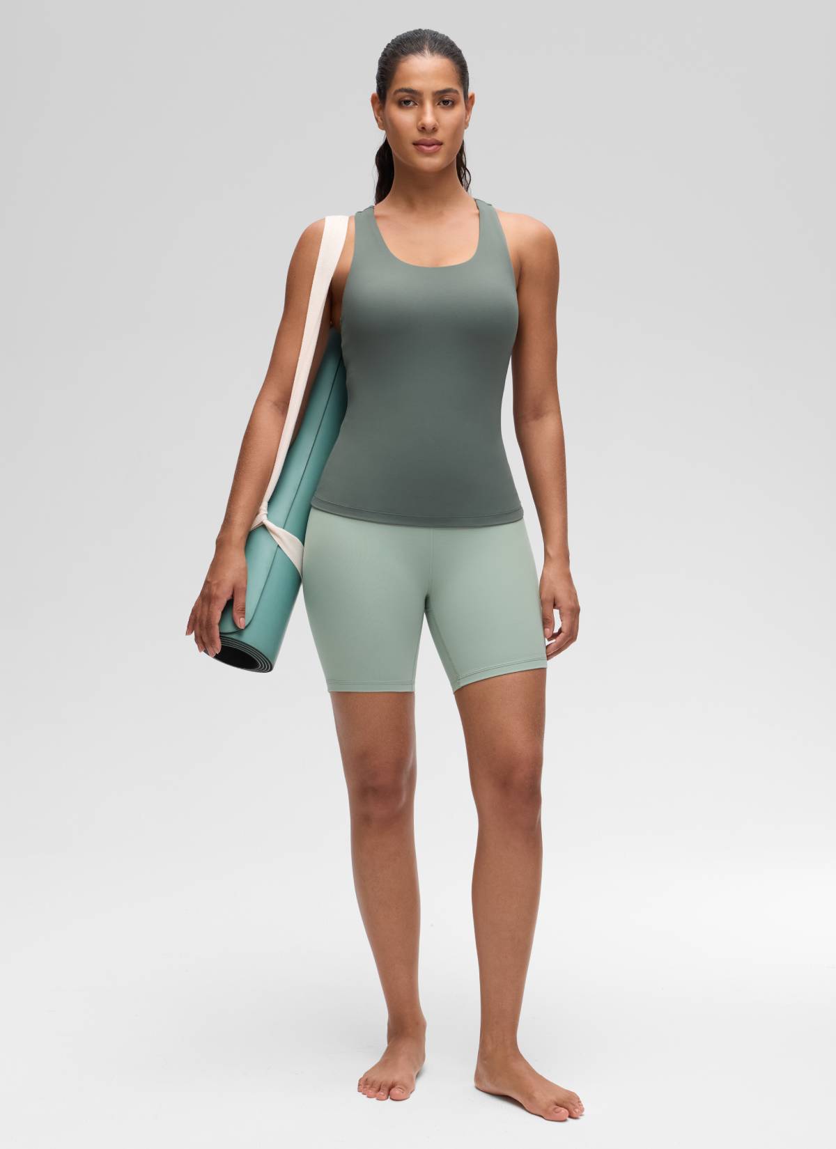 Áo thun yoga ôm sát dành cho nữ CRZ YOGA - Mẫu " Butterluxe " - Áo ba lỗ có áo lót tích hợp - Màu xám Sage