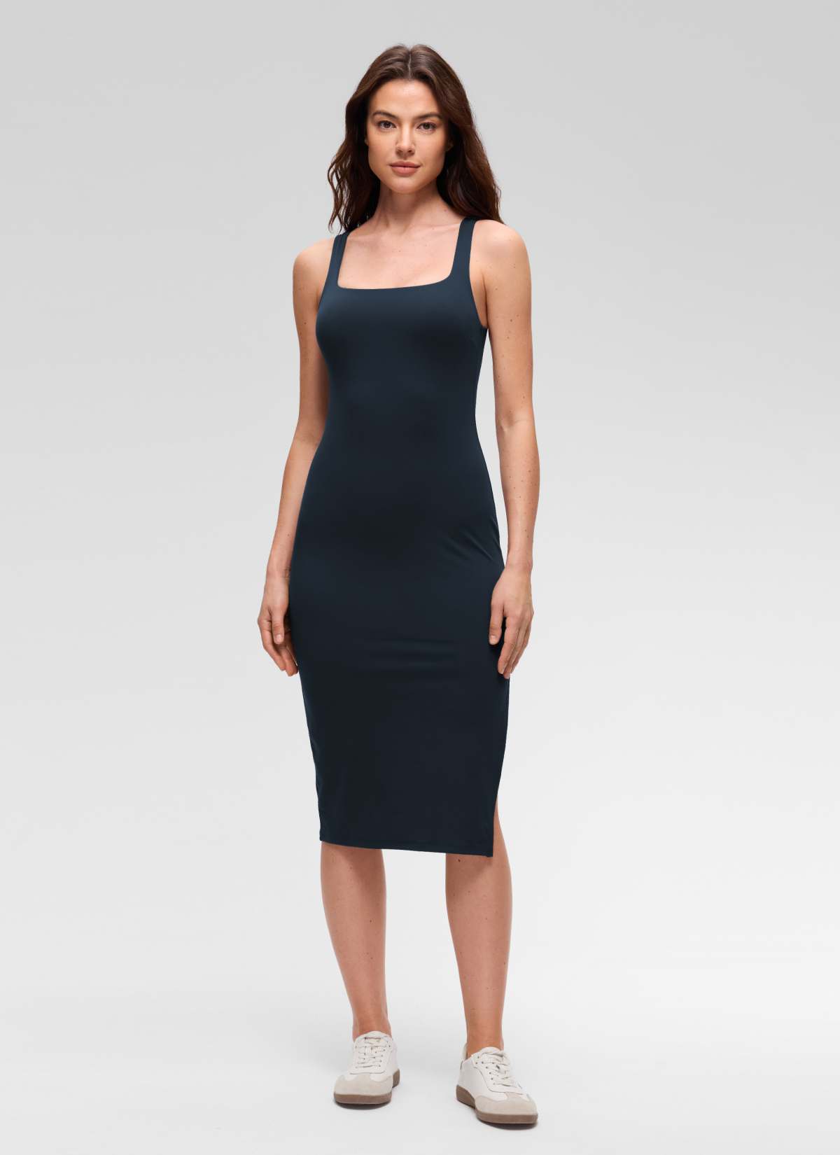 CRZ YOGA - Váy midi nữ kiểu dáng thoải mái, cổ vuông, xẻ bên hông, họa tiết “ Butterluxe ”, màu xanh navy đậm