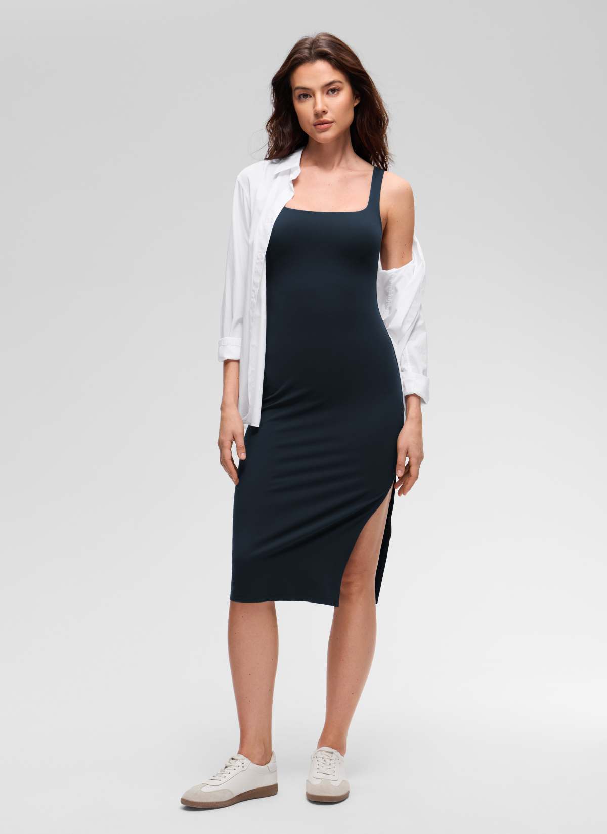 CRZ YOGA - Váy midi nữ kiểu dáng thoải mái, cổ vuông, xẻ bên hông, họa tiết “ Butterluxe ”, màu xanh navy đậm