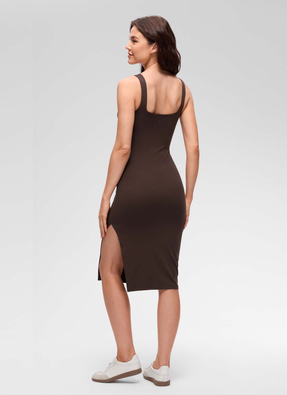 CRZ YOGA - Váy midi nữ kiểu dạo phố cổ vuông, xẻ bên, chất liệu vải " Butterluxe ", màu nâu sô-cô-la nóng