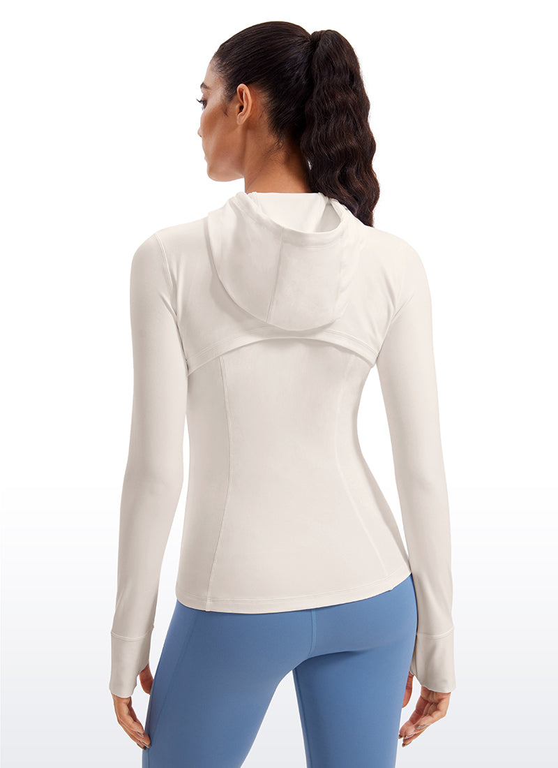 Butterluxe CRZ YOGA Pakaian Luar Wanita dengan Kantong, Potongan Slim Fit, Resleting Penuh, dan Kap, Warna Putih dan Aprikot