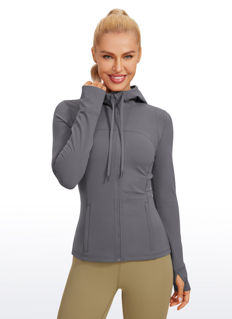 CRZ YOGA Jaket Hoodie Wanita dengan Ritsleting Penuh, Potongan Slim Fit, Kantong, dan Motif " Butterluxe " dalam Warna Dark Carbon