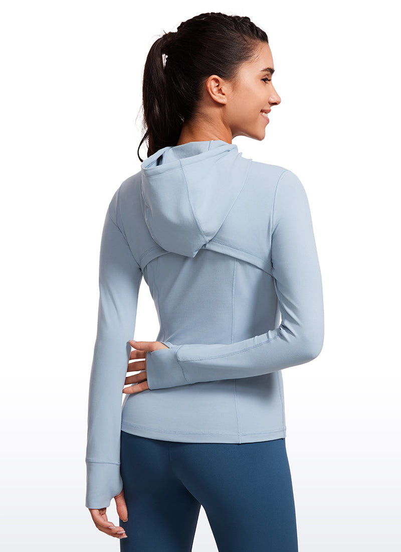 CRZ YOGA Jaket Hoodie Wanita dengan Ritsleting Penuh, Potongan Slim Fit, Kantong, dan Motif " Butterluxe " dalam Warna Biru Cambric